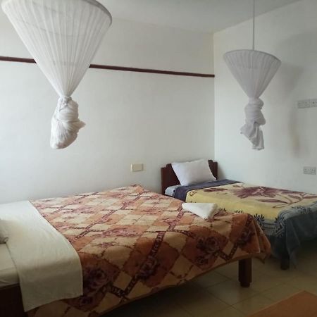 Golden Guest House- Miritini Mombasa Eksteriør billede