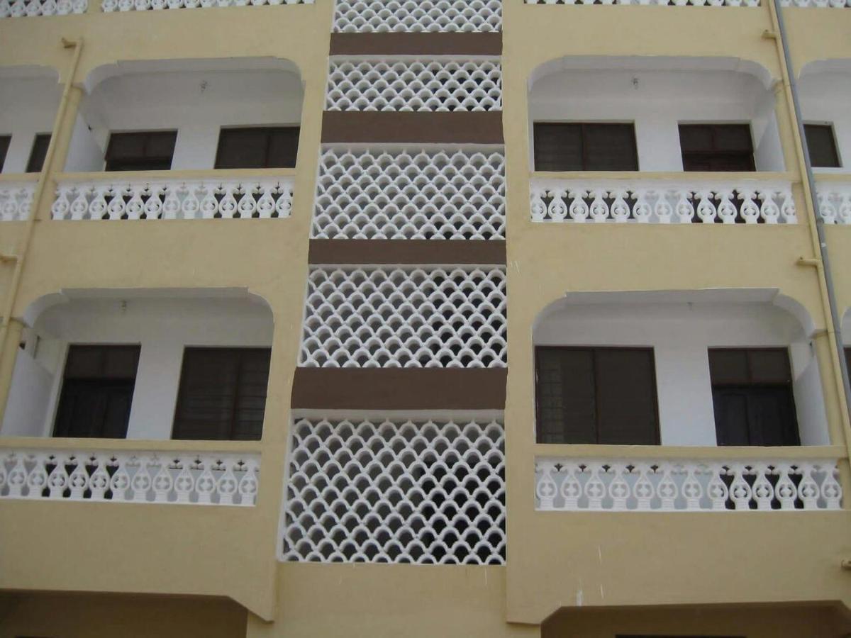 Golden Guest House- Miritini Mombasa Eksteriør billede